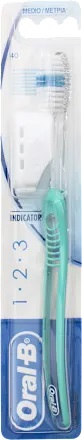 ORALB 123 INDICATOR SPAZZOLINO MANUALE SETOLE 35 MEDIE - Farmacia Nuova Dr.ssa Gabriella Catellani