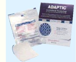 MEDICAZIONE NON ADERENTE STERILE APTIC MISURA 7,6X7,6CM 10 PEZZI 2012ZI - Farmacia Nuova Dr.ssa Gabriella Catellani
