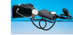 SFIGMOMANOMETRO ANEROIDE AD ALTA PRECISIONE CON FONENDOSCOPIO  BRACCIALE CON CHIUSURA IN VELCRO  CUSCINETTO IN GOMMA  SOFFIERIA COMPLETA DI VALVOLA - Farmacia Nuova Dr.ssa Gabriella Catellani